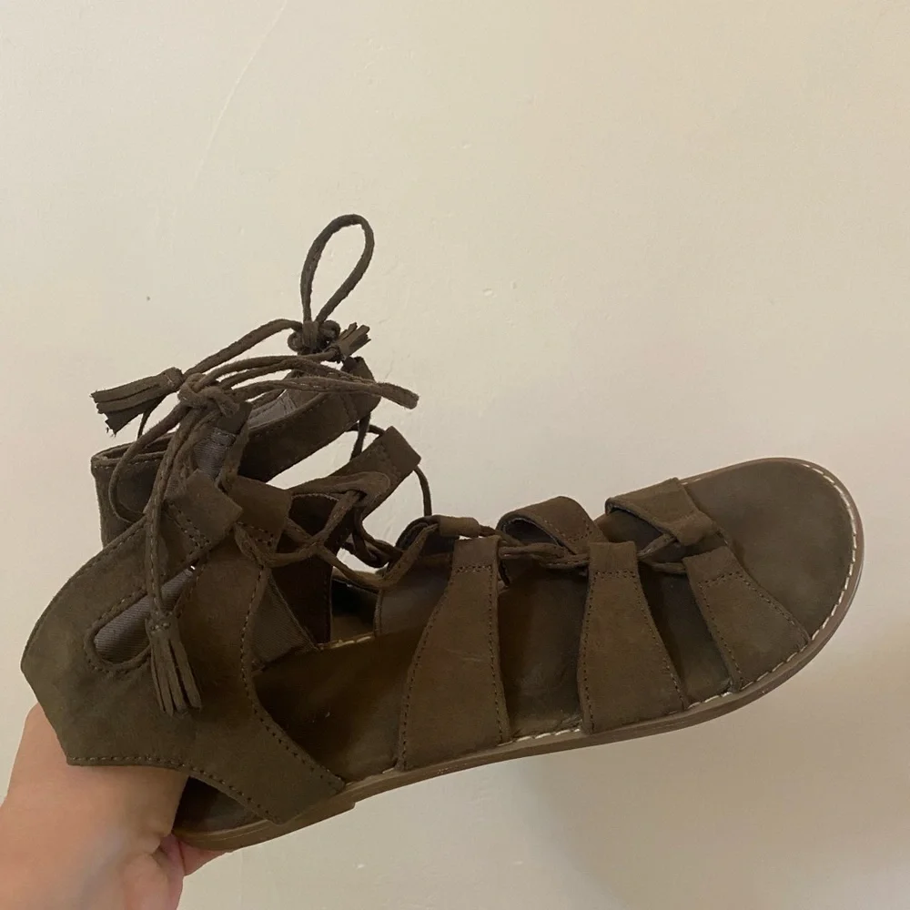 FAUX SUEDE OLD NAVY FLAT WOMENS GLADIATOR SANDALS SIZE 8 BOHEMIAN SUMMER